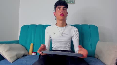 Snapshot of neoraptis chatting on 01-09-25, 09:47 NeoRaptis jhonatan online show from 01-09-25, 09:47