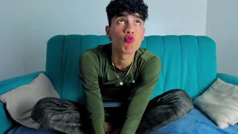 Snapshot of neoraptis chatting on 01-30-25, 08:10 NeoRaptis jhonatan online show from 01-30-25, 08:10