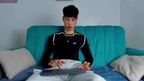 Snapshot of neoraptis chatting on 01-31-25, 08:12 NeoRaptis jhonatan online show from 01-31-25, 08:12