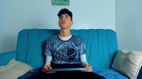 Snapshot of neoraptis chatting on 02-19-25, 08:52 NeoRaptis jhonatan online show from 02-19-25, 08:52