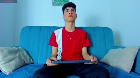 Snapshot of neoraptis chatting on 02-27-25, 08:53 NeoRaptis jhonatan online show from 02-27-25, 08:53