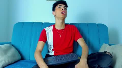 Snapshot of neoraptis chatting on 03-03-25, 08:43 NeoRaptis jhonatan online show from 03-03-25, 08:43