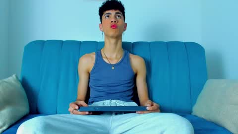 Snapshot of neoraptis chatting on 03-05-25, 09:26 NeoRaptis jhonatan online show from 03-05-25, 09:26