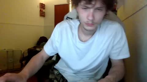 Snapshot of nephew_p chatting on 06-08-26, 01:20 nephew_p online show from 06-08-26, 01:20