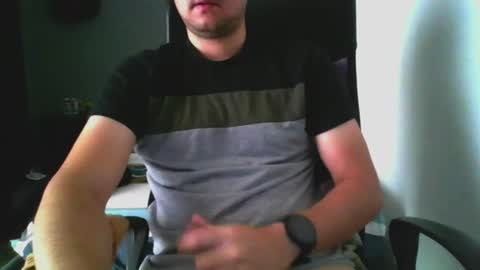 Snapshot of nerdxxx94 chatting on 06-13-26, 03:43 MrBull online show from 06-13-26, 03:43