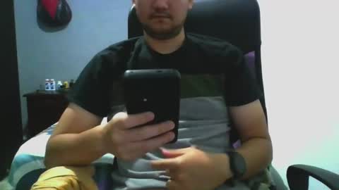 Snapshot of nerdxxx94 chatting on 06-16-26, 04:04 MrBull online show from 06-16-26, 04:04