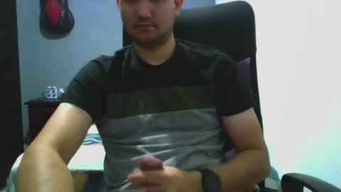 Snapshot of nerdxxx94 chatting on 06-18-26, 05:08 MrBull online show from 06-18-26, 05:08