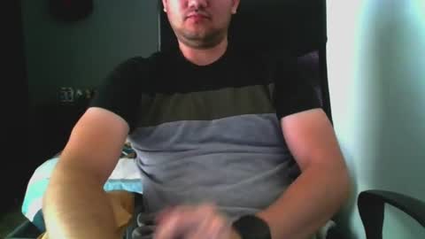 Snapshot of nerdxxx94 chatting on 06-18-26, 04:44 MrBull online show from 06-18-26, 04:44