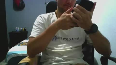 Snapshot of nerdxxx94 chatting on 06-21-26, 04:26 MrBull online show from 06-21-26, 04:26