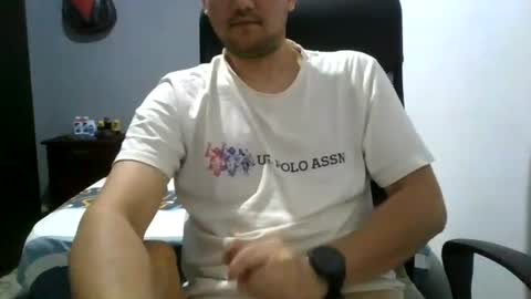 Snapshot of nerdxxx94 chatting on 06-25-26, 04:34 MrBull online show from 06-25-26, 04:34