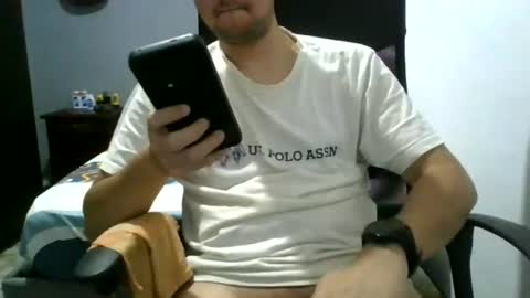 Snapshot of nerdxxx94 chatting on 06-25-26, 05:12 MrBull online show from 06-25-26, 05:12