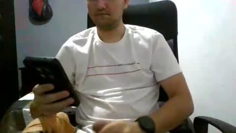 Snapshot of nerdxxx94 chatting on 06-28-26, 04:18 MrBull online show from 06-28-26, 04:18