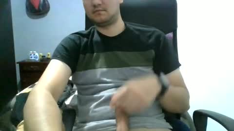 Snapshot of nerdxxx94 chatting on 07-04-26, 04:29 MrBull online show from 07-04-26, 04:29