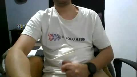 Snapshot of nerdxxx94 chatting on 07-09-26, 04:16 MrBull online show from 07-09-26, 04:16