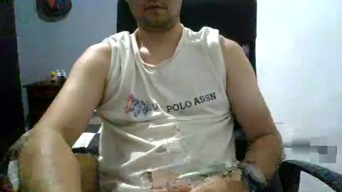 Snapshot of nerdxxx94 chatting on 07-13-26, 04:59 MrBull online show from 07-13-26, 04:59