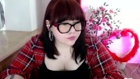 Snapshot of nereia chatting on 05-14-26, 08:21 nereia online show from 05-14-26, 08:21