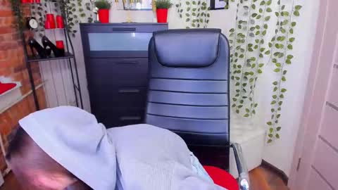 Snapshot of nero_asta chatting on 11-30-25, 11:03 nero_asta online show from 11-30-25, 11:03