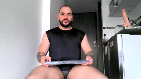 Snapshot of neron_xxl chatting on 11-19-25, 05:02 neron XXL online show from 11-19-25, 05:02