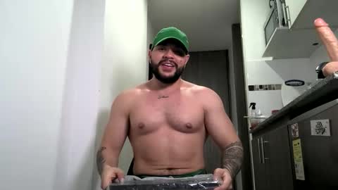 Snapshot of neron_xxl chatting on 11-26-25, 12:11 neron XXL online show from 11-26-25, 12:11