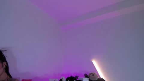 Snapshot of nesuko_evil chatting on 05-09-26, 08:58 Marie online show from 05-09-26, 08:58