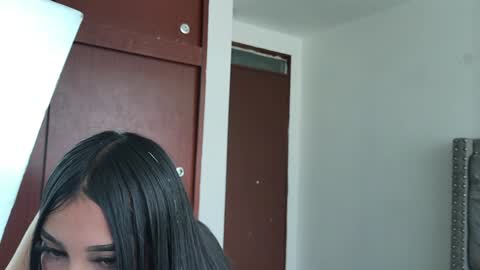 nesuko_kamado online show from 01-19-25, 06:00