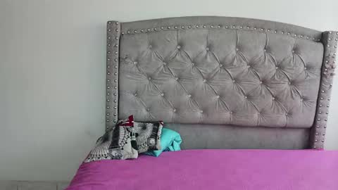 nesuko_kamado online show from 09-22-25, 04:42