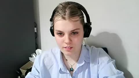 Snapshot of never_enoughh chatting on 06-16-26, 05:26 never_enoughh online show from 06-16-26, 05:26