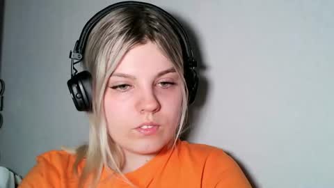 Snapshot of never_enoughh chatting on 06-21-26, 05:26 never_enoughh online show from 06-21-26, 05:26
