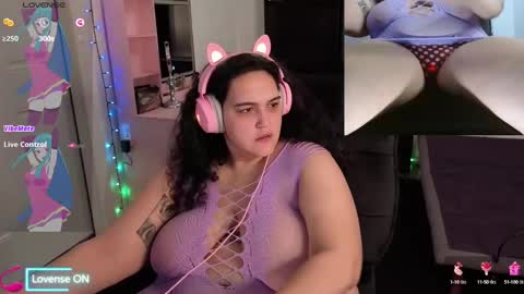 Snapshot of nevermakeawish chatting on 02-05-25, 03:45 Wishs Playground online show from 02-05-25, 03:45