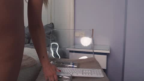 new dee online show from 02-01-25, 12:05