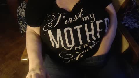 Lilly  online show from 01-30-25, 03:19