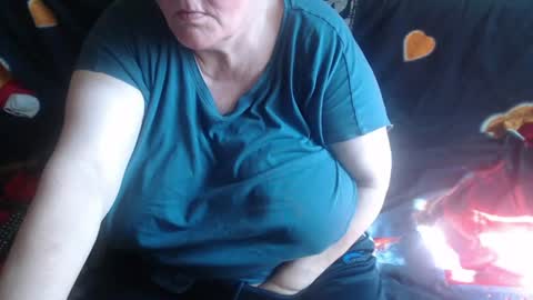 Snapshot of new_milf chatting on 06-28-26, 07:36 Lilly online show from 06-28-26, 07:36