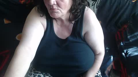 Snapshot of new_milf chatting on 07-05-26, 07:48 Lilly online show from 07-05-26, 07:48