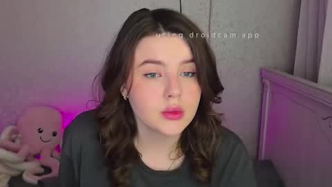 Snapshot of new_rina chatting on 09-24-25, 07:06 Rina online show from 09-24-25, 07:06