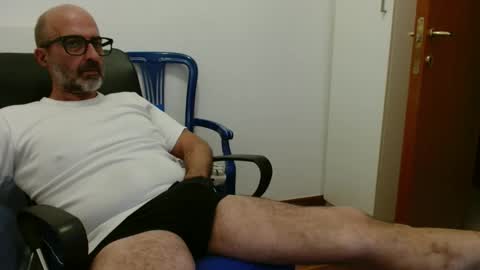 simi online show from 10-15-25, 06:08