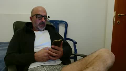 simi online show from 10-19-25, 04:24