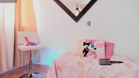 Snapshot of newbarbiedolly chatting on 01-25-25, 09:04 ximena online show from 01-25-25, 09:04