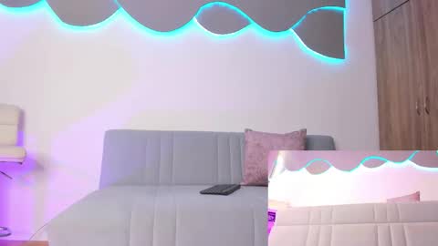 Snapshot of newbarbiedolly chatting on 11-25-25, 06:19 ximena online show from 11-25-25, 06:19