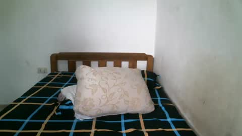 Snapshot of newest_star69 chatting on 01-09-25, 06:48 Lucy Pearl online show from 01-09-25, 06:48