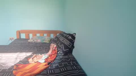 Snapshot of newest_star69 chatting on 10-27-25, 12:47 Lucy Pearl online show from 10-27-25, 12:47