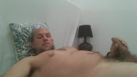 Snapshot of newicartman chatting on 02-25-26, 08:35 newicartman online show from 02-25-26, 08:35