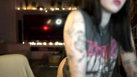 Snapshot of newkitty_18 chatting on 01-11-26, 12:59 Nika online show from 01-11-26, 12:59