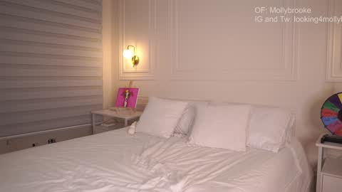 Snapshot of newmollybrooke chatting on 01-23-25, 02:02 all my links Here online show from 01-23-25, 02:02