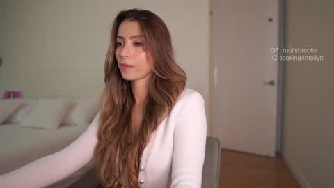 Snapshot of newmollybrooke chatting on 09-25-25, 06:55 all my links Here online show from 09-25-25, 06:55