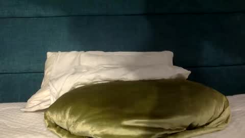 Snapshot of newnewbttm chatting on 05-31-26, 07:37 newnewbttm online show from 05-31-26, 07:37