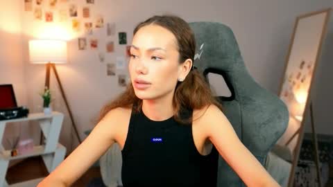 Snapshot of nexorine chatting on 03-10-26, 11:37 Lilly online show from 03-10-26, 11:37