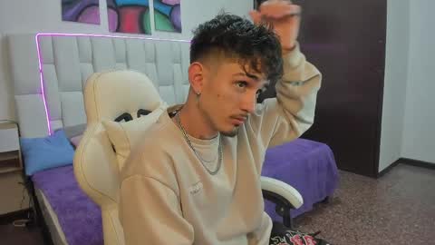 Yeison online show from 04-07-26, 03:07