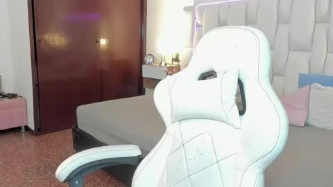 Yeison online show from 04-14-26, 03:23