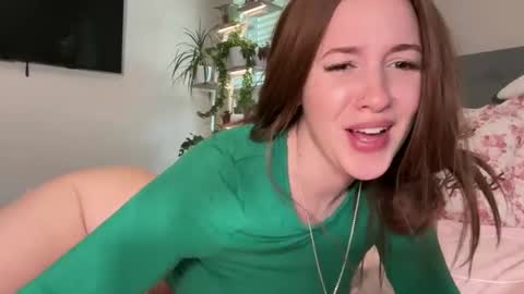 Lauren online show from 04-21-26, 01:39