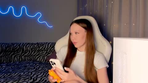 Mina online show from 12-02-25, 12:32